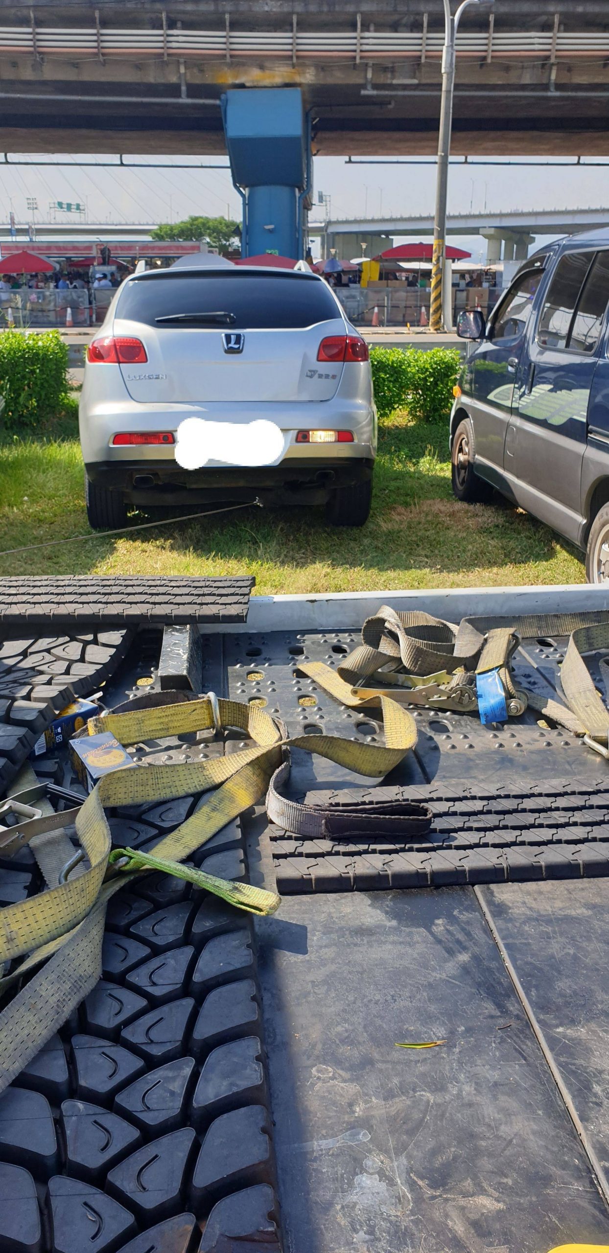 三重道路救援24小時！爆胎/卡水溝專業拖吊車（0913-177311）