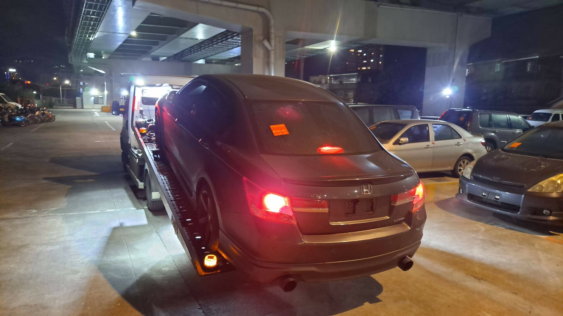 24H道路救援/拖吊車｜汽機車拋錨爆胎預防及防詐指南30分鐘到