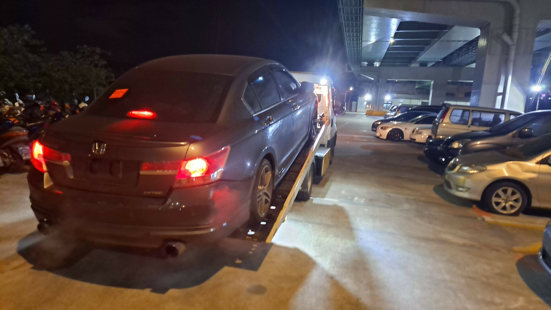“拋錨故障拖車/當您在合歡山-水里-集集-南投-日月潭-杉林溪?24H道路救援團隊將為您提供最佳解決方案”