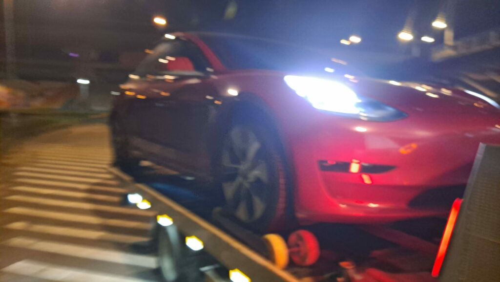 汽車救援電話.汽車拖吊電話.24H拖車電話:0913177311 輪胎打滑.泥地打滑.泥地拖吊.泥地救援.泥地拖車. 刁車救援.沙灘刁車.沙灘脫困.泥地脫困.沙灘道路救援. 沙灘拖吊車.泥地道路救援.泥地拖吊車.重機道路救援.汽車道路救援. 機車道路救援.接電