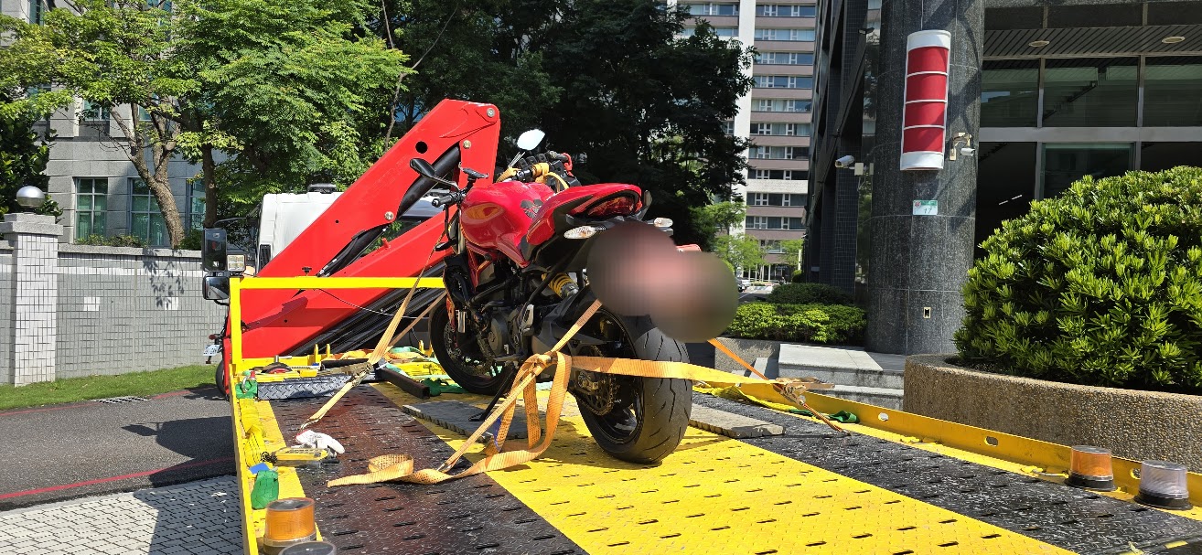 中和拖吊車 24小時道路救援 汽車 機車 重機 堆高機 山貓 專業支援服務中心