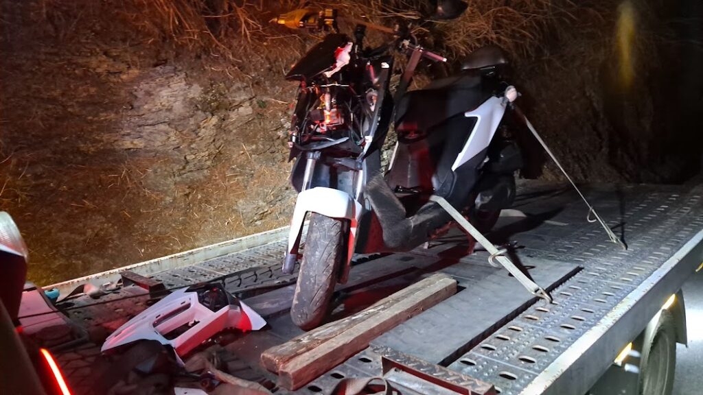新北市機車救援拖吊車！爆胎故障24H專線30分鐘必達
