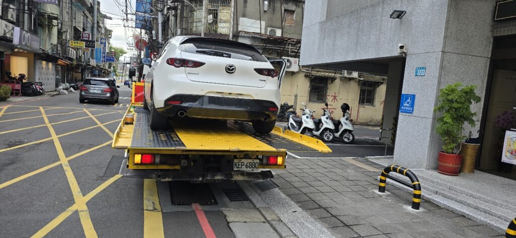 24H汽車 大型重機 機車-車禍別慌｜新店區事故拖吊車・道路救援・急速拖車
