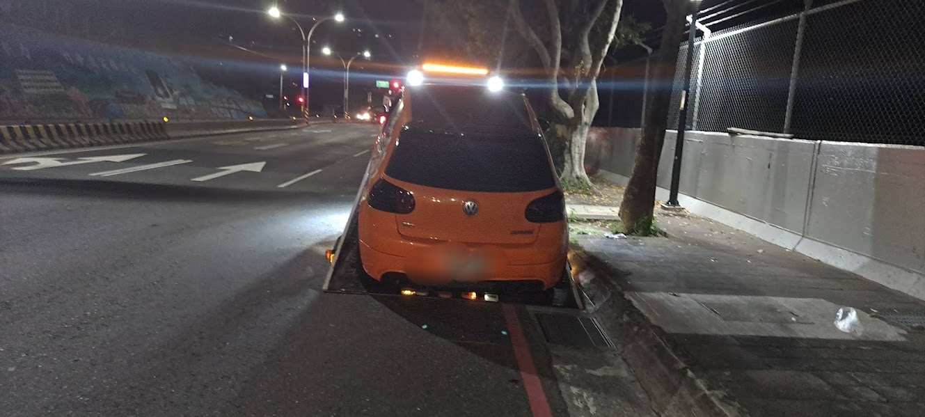🚨 春節道路救援 過年拖吊車服務 | 爆胎-拋錨-沒電 除夕至初五 24H 快速派車