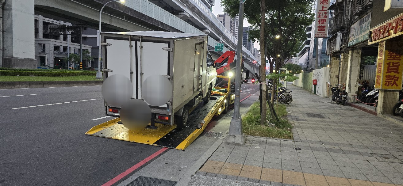 板橋區道路救援｜24H 車禍拖吊車｜汽車/重機/機車拖吊・法院強制執行服務