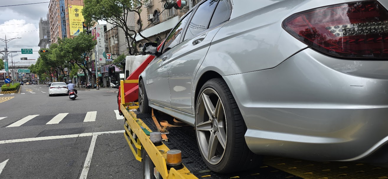 新莊拖吊車｜新莊道路救援 全天候汽車.機車.重機.快速派車服務