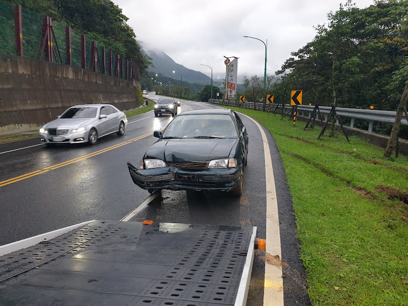 沙灘救援全指南｜汽車貨車陷車脫困步驟與24小時拖吊服務推薦