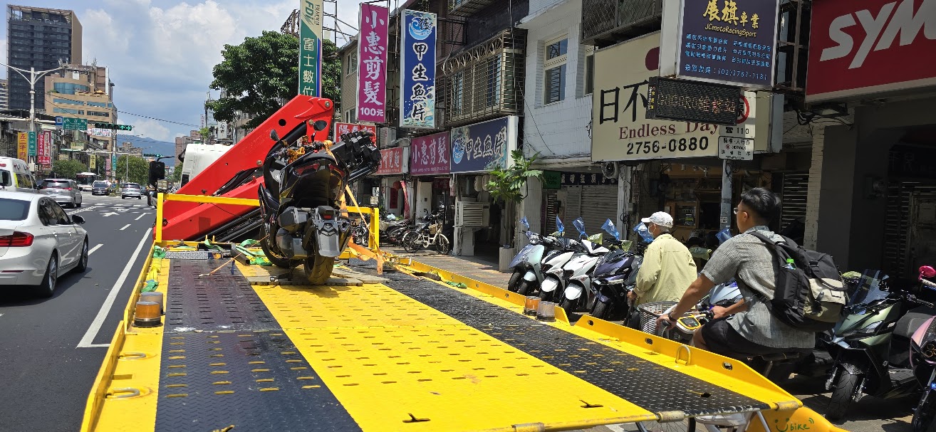 「穩順旺桃園道路救援專線0913177311！24小時汽機車爆胎接電拖吊救援」