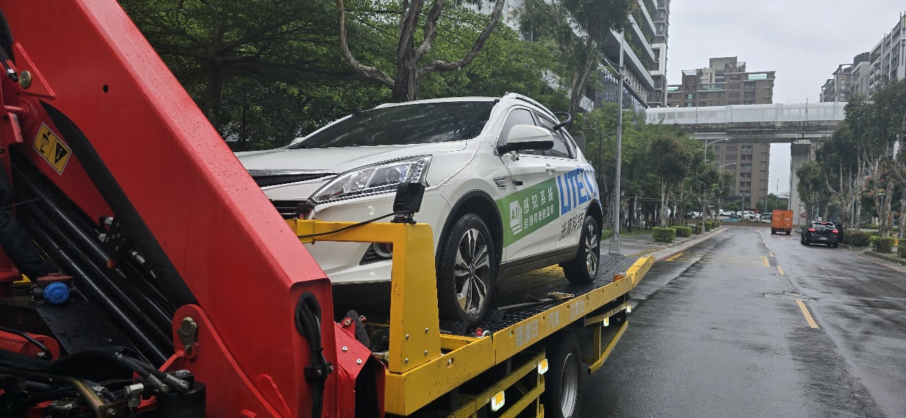 台北｜新北 24H 道路救援秒通！爆胎/車禍/接電救援30分鐘到場