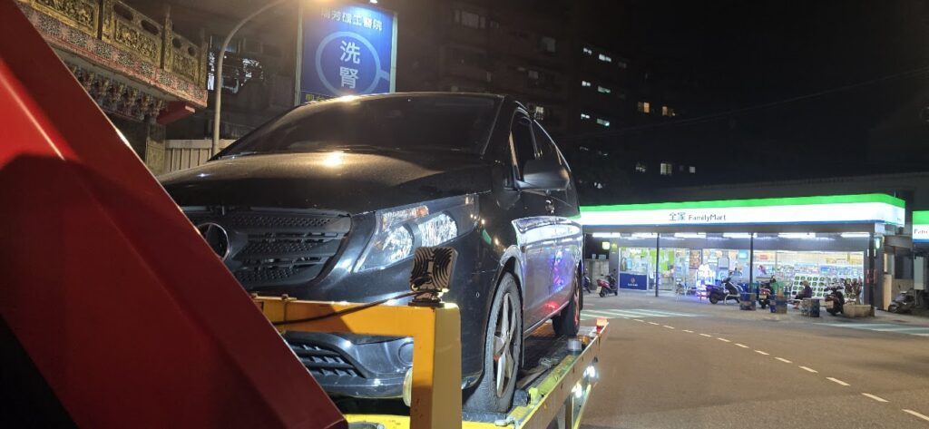 永和巷弄拖吊車-汽車-機車-重機/陷車 爆胎 車禍專業道路救援24小時服務