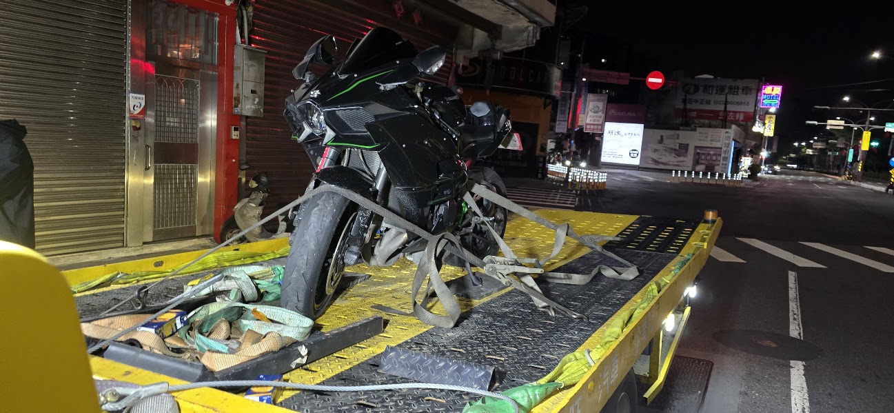 新店拖吊車市區快速救援策略/24H機車 重機 汽車 故障 拋錨 爆胎拖吊救援