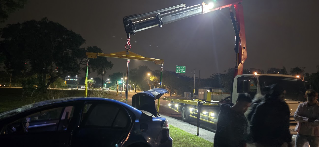 永和露營車拖吊車/機車 汽車 重機24小時 故障 拋錨 爆胎 車禍 專業道路救援