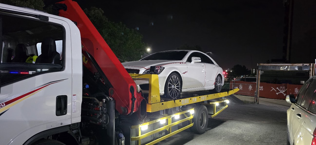 基隆港口拖吊車 專業道路救援｜大型車・貨車・工程車 24H 待命