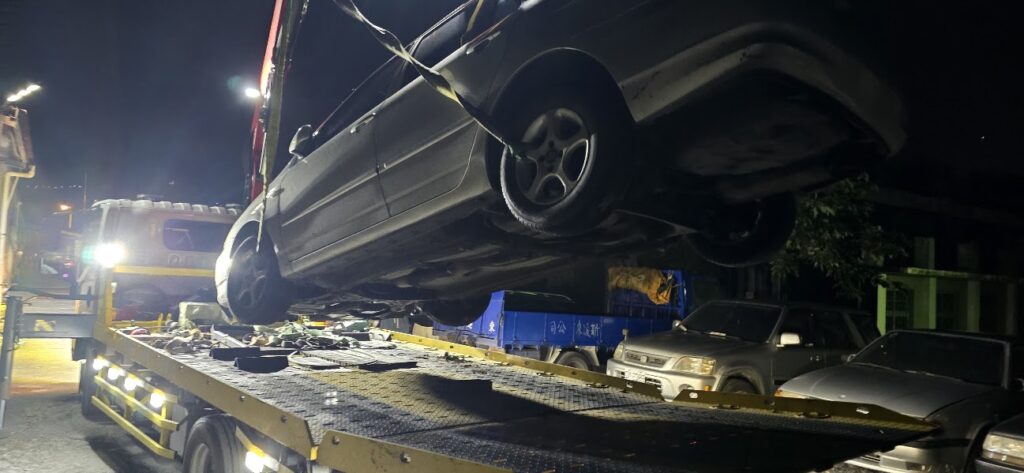 中和汽車機車重機拖吊車/爆胎 故障 拋錨 車禍 24小時專業救援服務