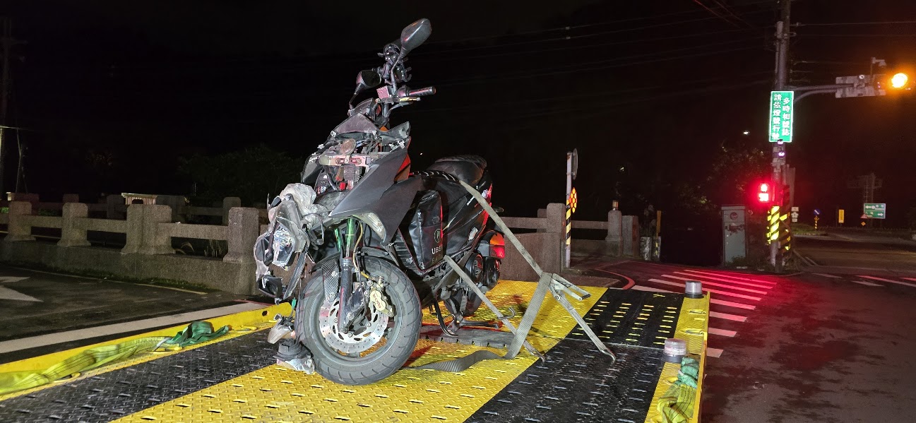 汐止拖吊車｜汐止道路救援 山區・河濱道路救援 24H 即時到場