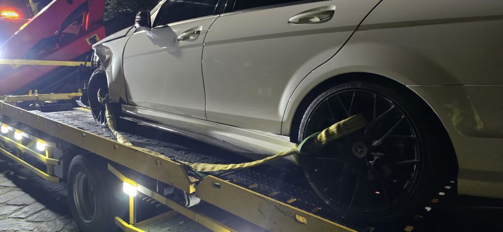 全台汽車道路救援24H專線|沙灘泥地陷車救援防範與應對指南0913-177311