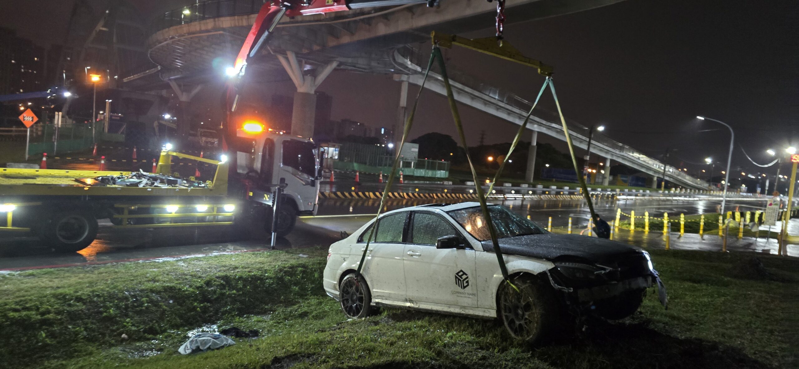 新北市拖吊車與道路救援首選｜穩順旺道路救援 汽車・機車・重機救援