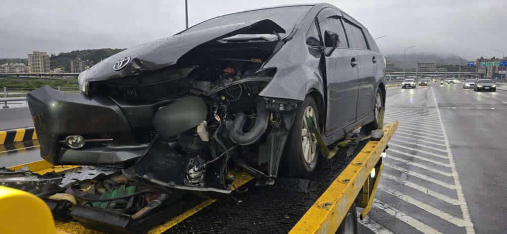 新店車禍拖吊車事故現場快速判斷技巧-24小時機車汽車重機救援