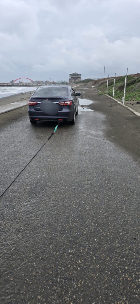 海灘陷車別慌！3步自救法，穩順旺師傅親授/無法脫困即找救援