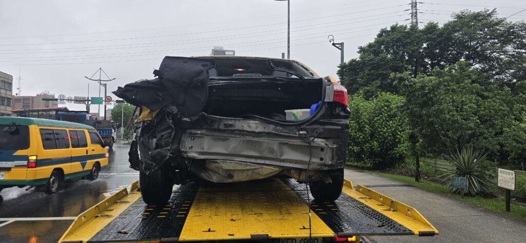 道路救援全指南｜汽車機車陷車拖吊處理步驟與24小時救援服務推薦