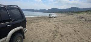 北海岸沙灘拖吊救援24H｜陷沙困境車輛緊急拖吊服務