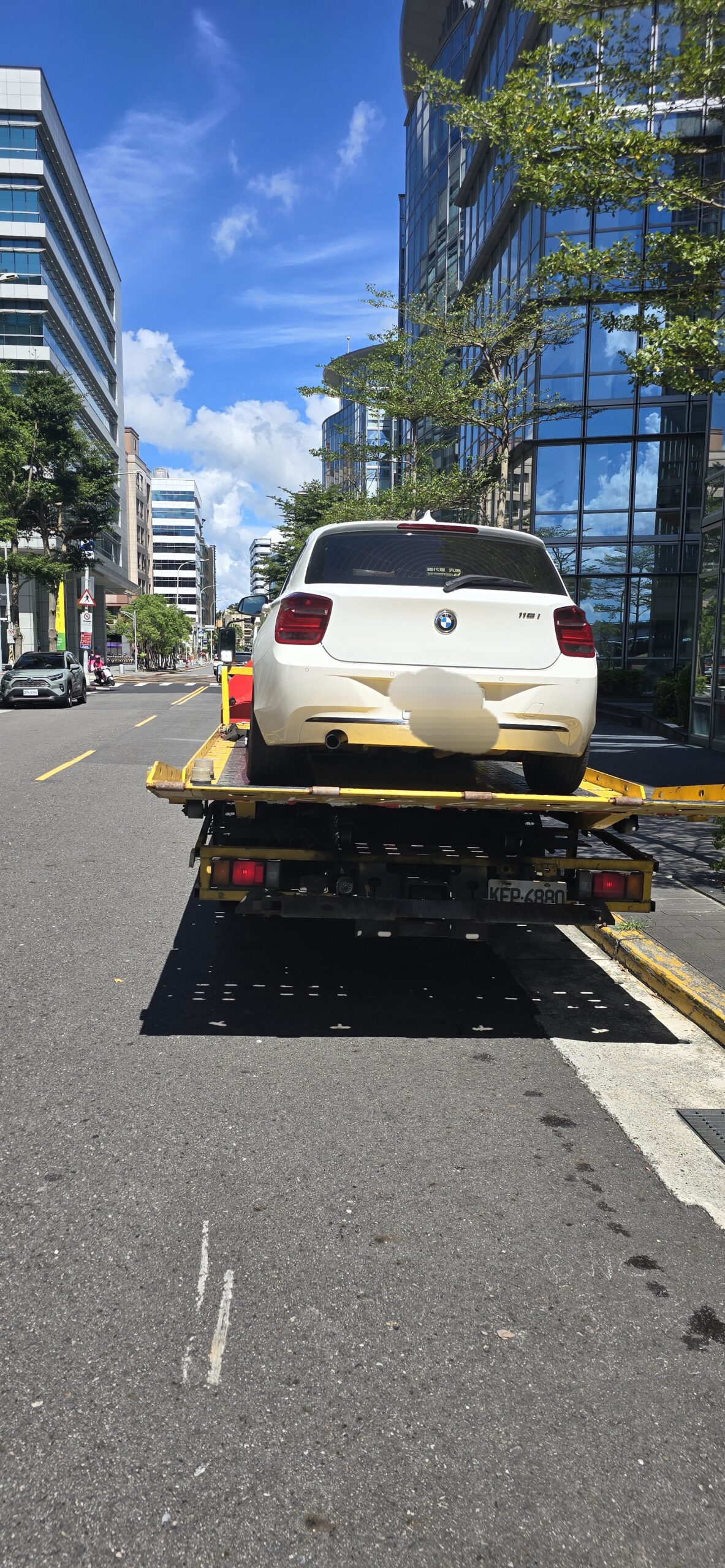 新北市新莊區 24H 車禍拖吊｜法院強制執行拖車｜扣牌車拖車｜穩順旺道路救援