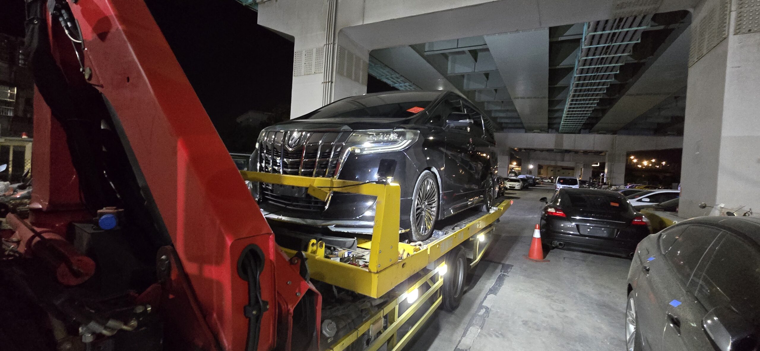 過年假期拖吊車｜除夕春節道路救援 汽車・重機・機車緊急拖吊服務