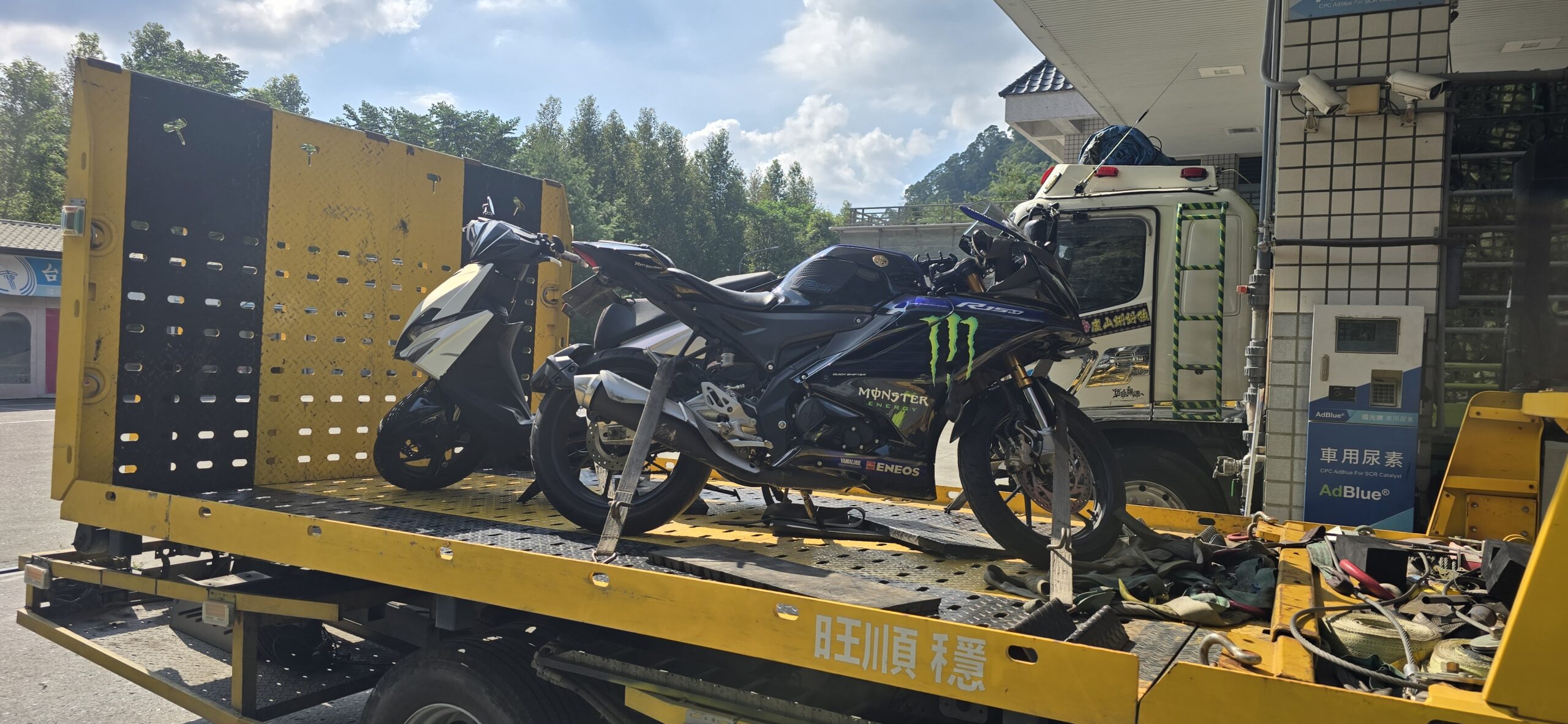 永和機車拖吊車/機車 汽車 重機 24小時專業道路救援 故障 拋錨 車禍 爆胎拖車