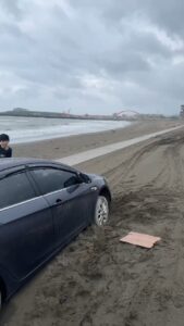 海灘陷車別慌！3步自救法，穩順旺師傅親授/無法脫困即找救援