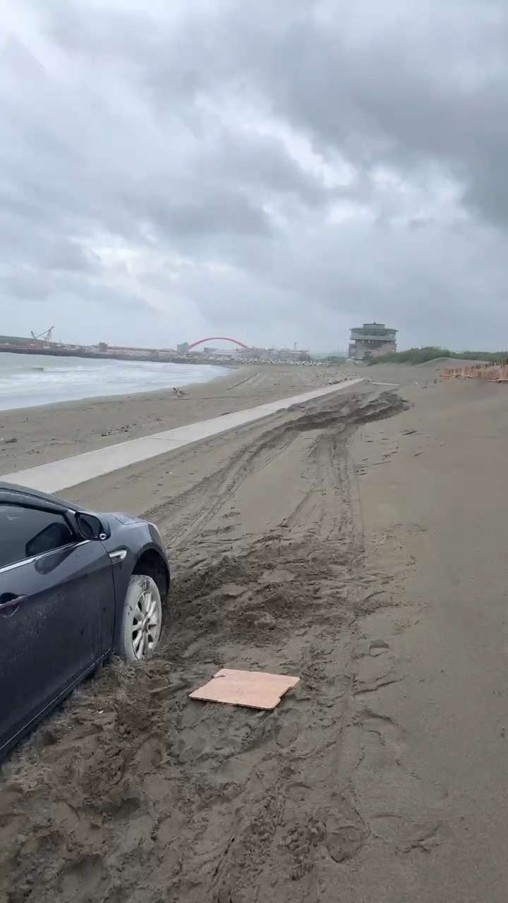 沙灘救援專家｜車輛陷沙救援、沙灘拖吊、刁車脫困一次到位