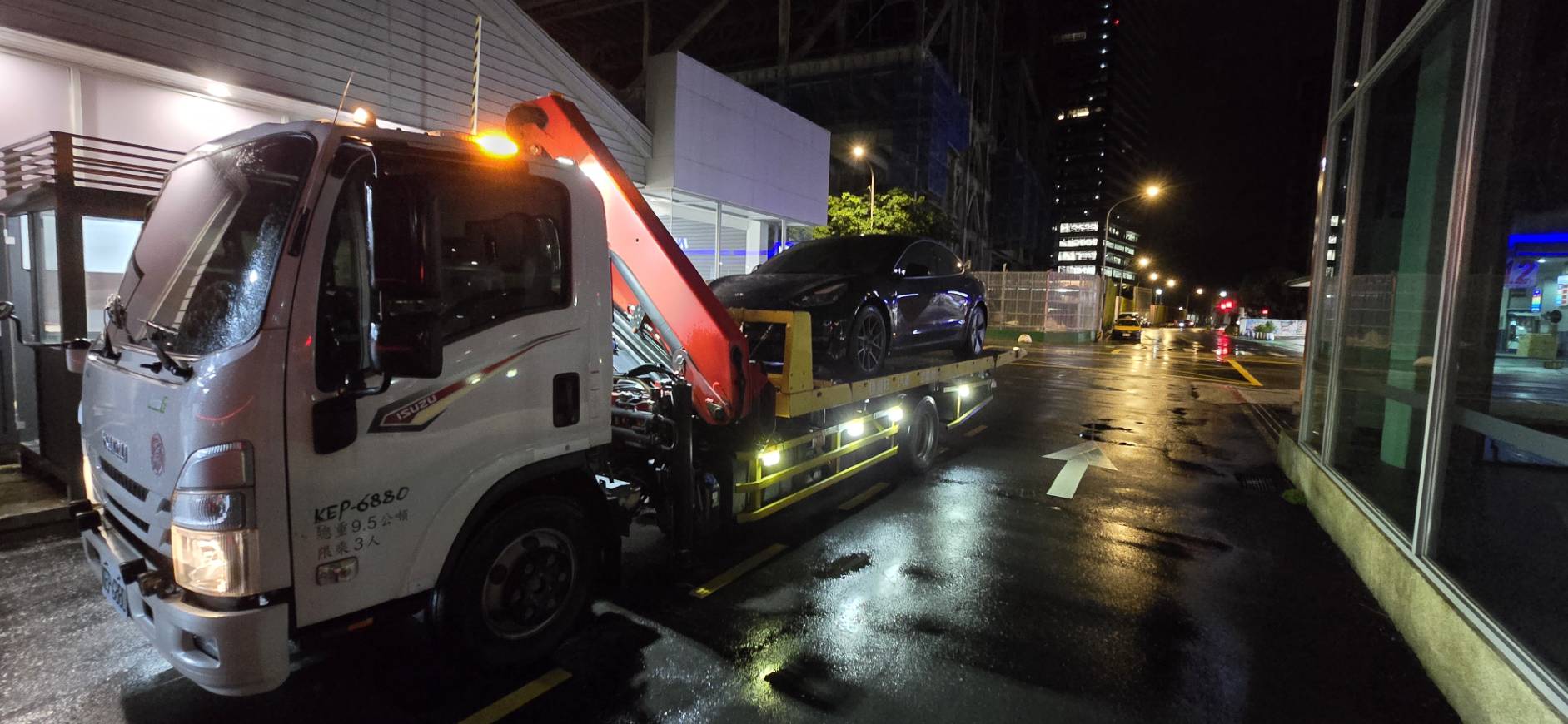 過年假期拖吊車｜除夕春節道路救援 汽車・重機・機車緊急拖吊服務