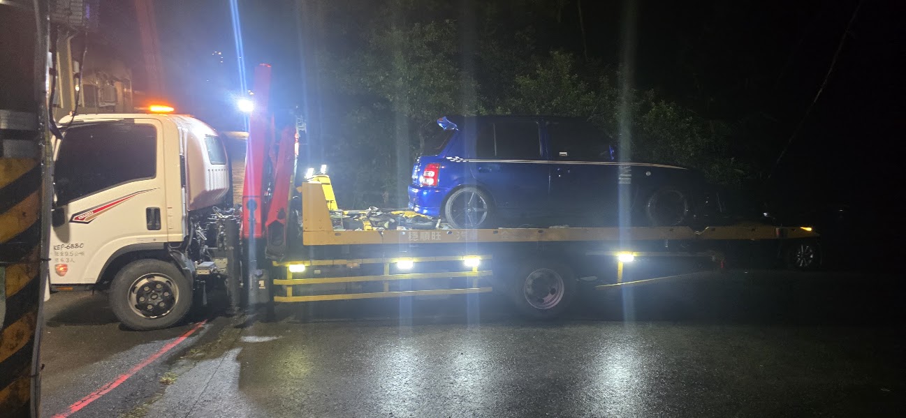 金山區道路救援 新北市24H 拖吊車｜無牌車拖運｜沙灘陷車拖吊救援