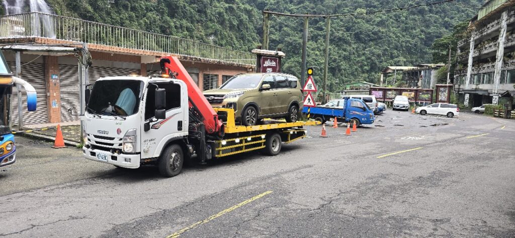 新北市汽車道路救援快速服務｜24小時拋錨拖吊、事故車拖運、故障支援立即到場