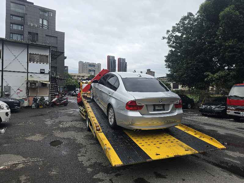 台北市專業汽車道路救援｜24小時拖吊車・汽車故障拖吊・事故車安全移置