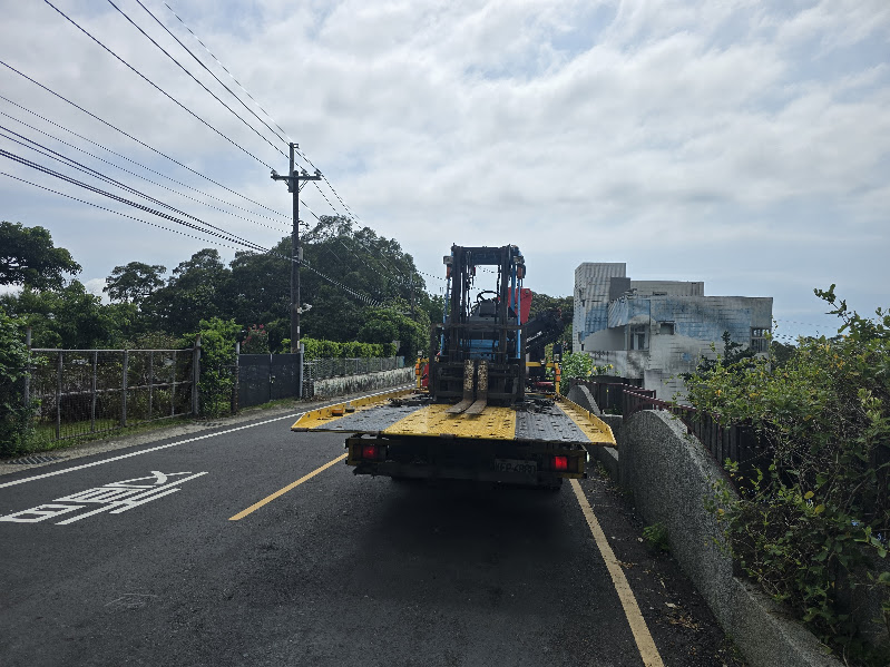 新竹道路救援全區服務攻略｜山區拋錨、海線事故與跨區汽車.怪手.堆高機拖運