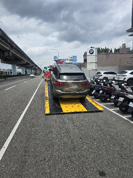 新北市道路救援｜新北市拖吊車完整指南：貨車、汽車、大型重機、機車拋錨爆胎、車禍陷車、山區林道與景區拖吊一次看懂
