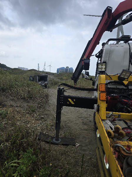 汽車、休旅車、貨車陷入沙灘泥地怎麼辦？台北新北基隆桃園沙灘拖吊救援完整指南｜穩順旺拖吊車