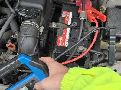 汽車電瓶接電救援