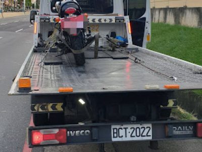 重機拖車救援
